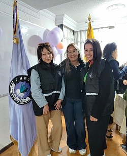 NACIERON PARA SERVIR