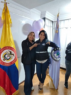 BAJO UNA EXCELENTE DIRRECION DE PROGRAMA