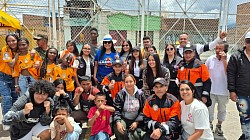 CON CALIDAD HUMANA Y DE SERVICIO